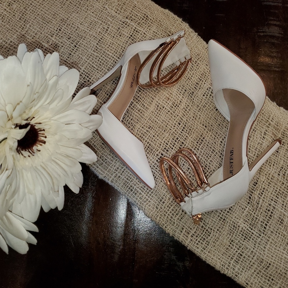 White & Gold Pointy Toed Heels